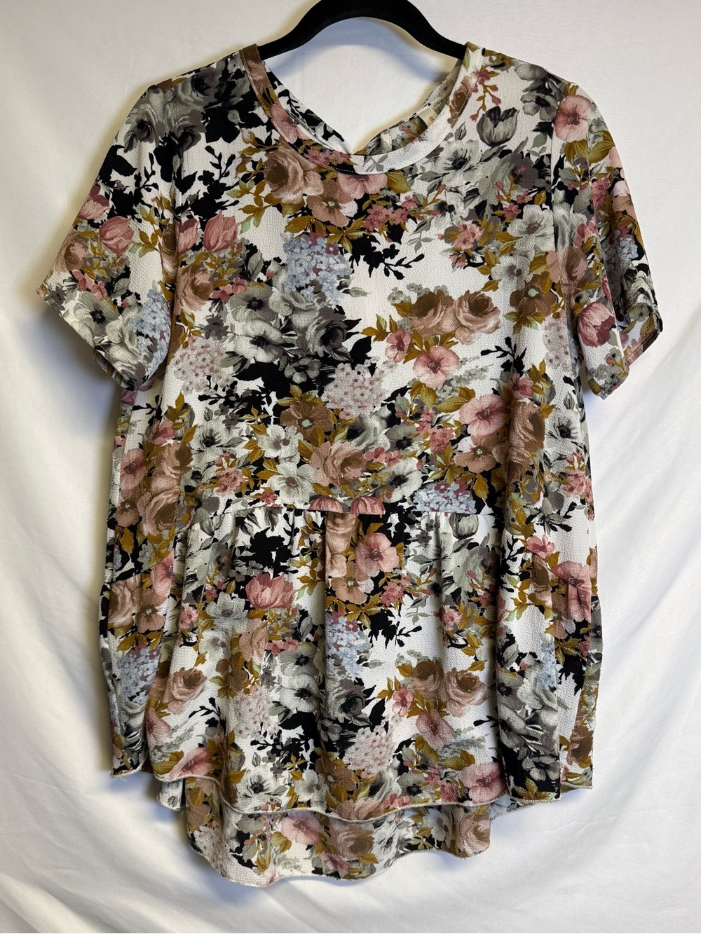 orange creek Floral Short Sleeve Peplum Top in White, Pink, Brown